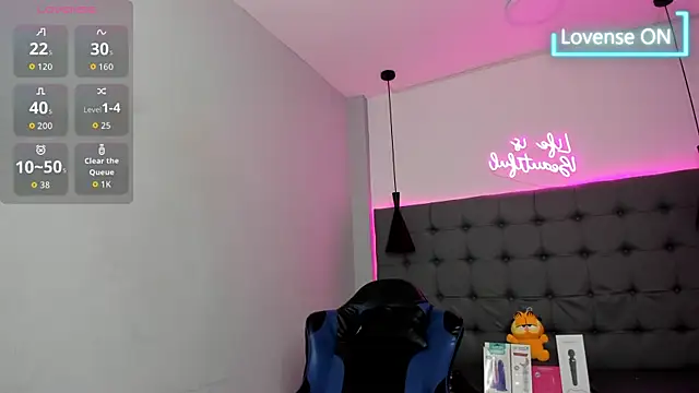 scarletcherry18 webcam