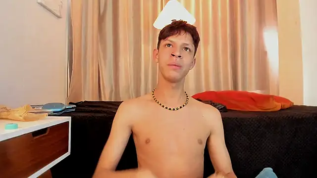 Ethan_qop webcam