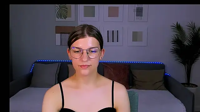 AnnaThorne webcam