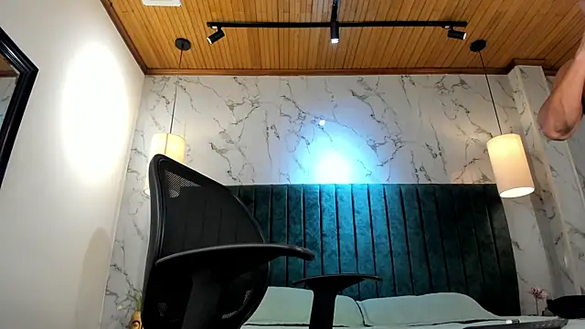 Darius_Wolfe webcam
