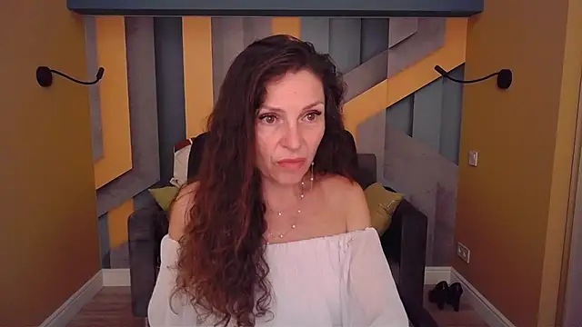 EllaLong webcam