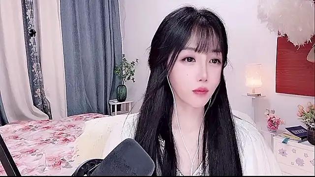 Laura_520 webcam