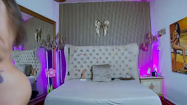 PlayfulShow webcam