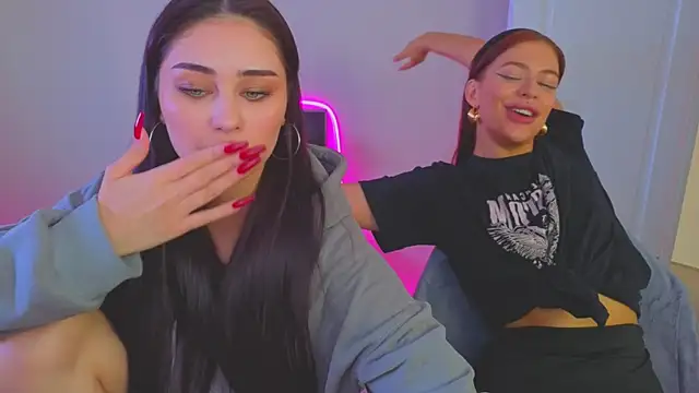 Sofia_Plump live sex cam