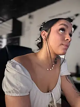 Isabella-Teen webcam