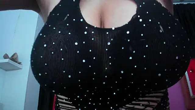 ScarletBigTitties webcam