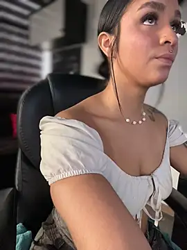 Isabella-Teen webcam