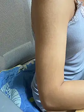 Mina048 webcam