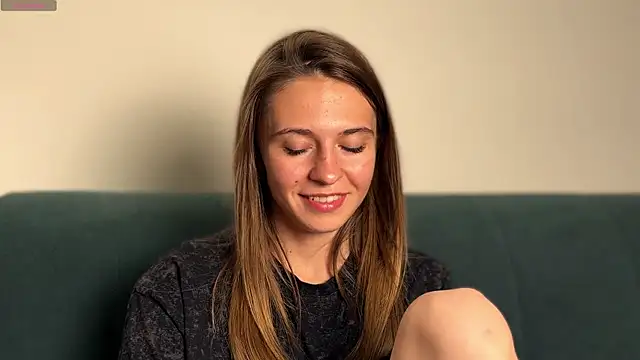 LovelyKatea webcam
