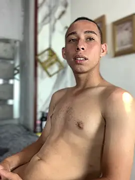 Antonella_And_Thiago webcam