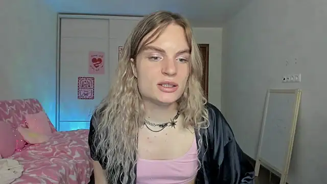 milliKira006 webcam