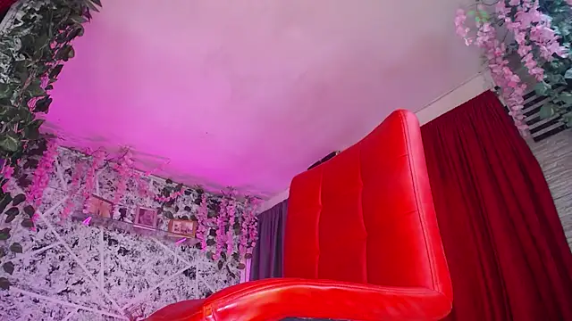 Model: hornytsblonde