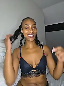 Hazel_Dollxx webcam