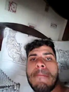 Handsomeboy3344 webcam