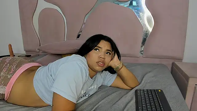 Lucy_asm webcam