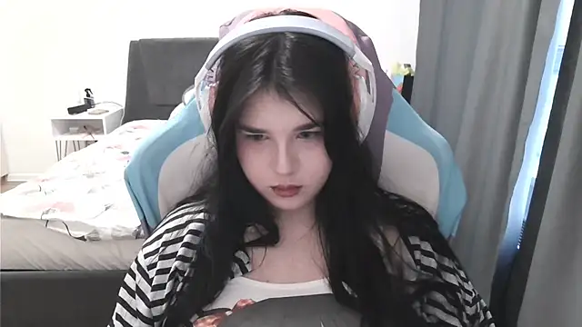 LunarMia webcam