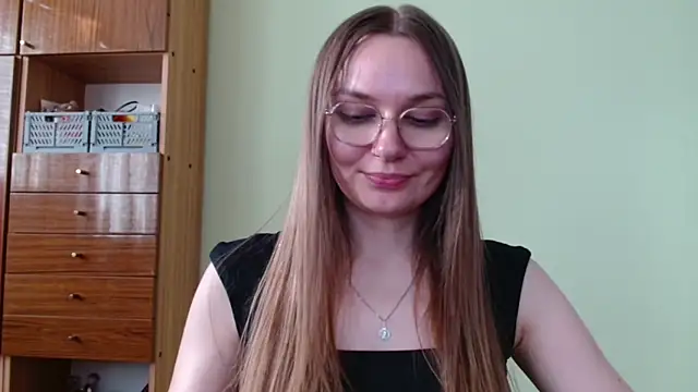 LooveELLYx webcam