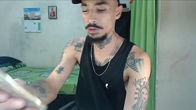 emiliano_hottt webcam