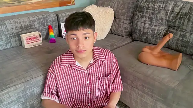 Bldavioro45 - Male webcam sex chat
