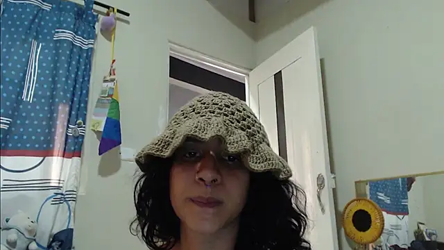 AlinaWoolf_ webcam