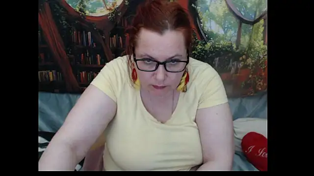 PlayfullMature webcam