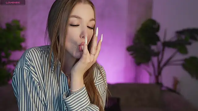 Ella_054 webcam