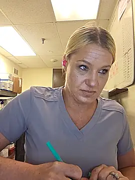 LadyB07 webcam
