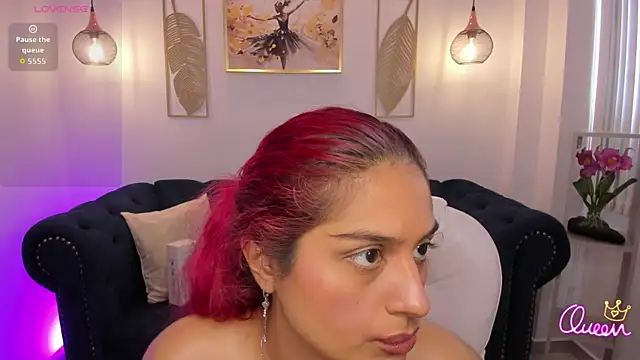 Raven-reyess webcam