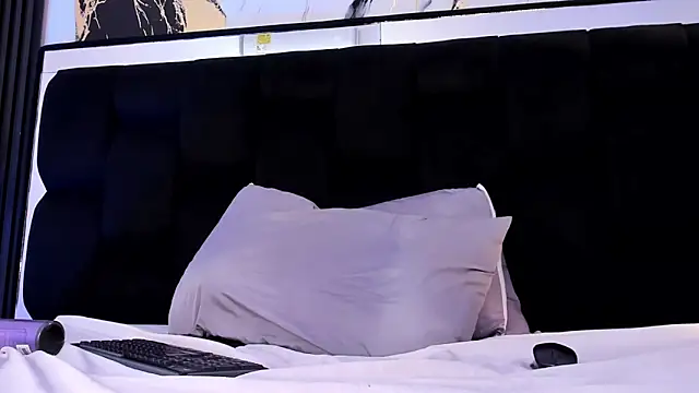 light_eyes_ webcam