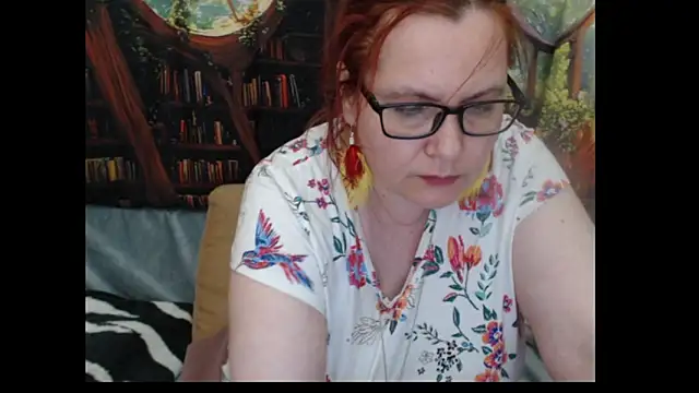 PlayfullMature webcam