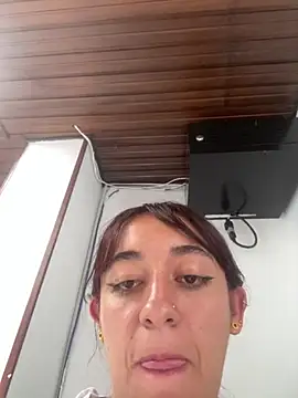 Im_Luuu webcam