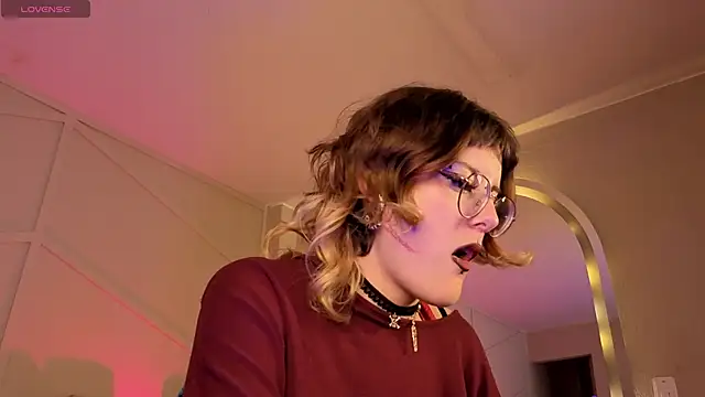 Rossiee_huntt webcam