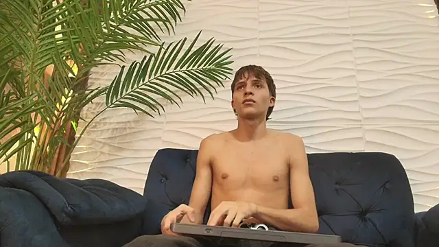 Pavo_tv