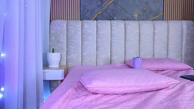 mia_scot webcam