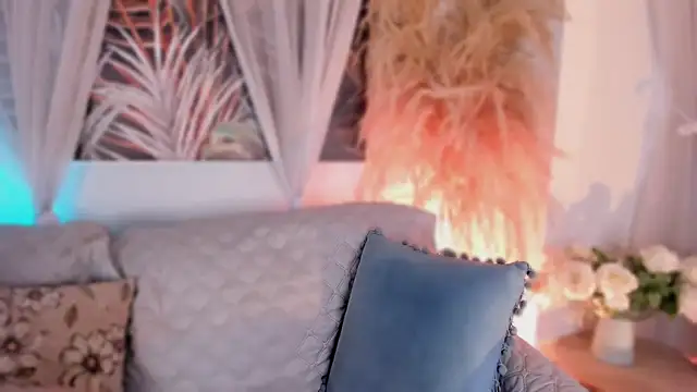 Nicolle_W webcam