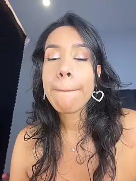 PilarJones_ webcam