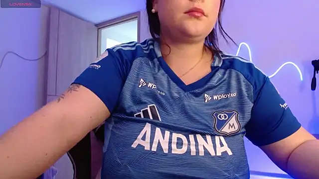 Layna_cold