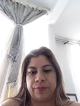 Laura-Hernandez webcam