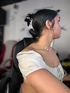 Isabella-Teen webcam