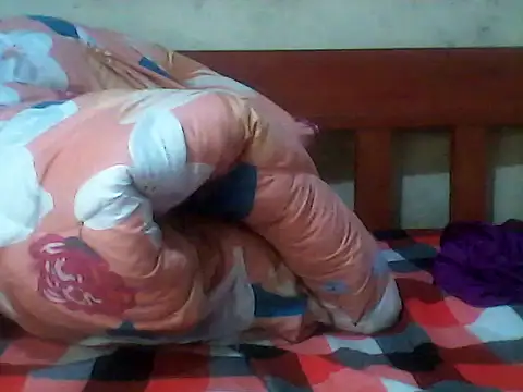 Tashabae webcam