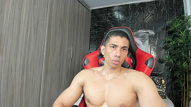 Erik_castle webcam