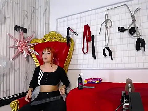 Aiiko_Domme webcam