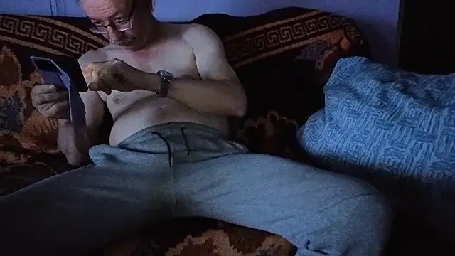 cumloverboyxx69