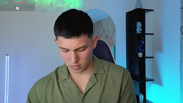 jamescr_ (M twink) - Slide my cock out of my pants