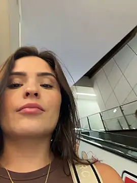 sofiagomez444 (F young) - legs spread and creamy pussy