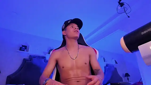 dylanroyce_ (M twink) - sexy dance + show oil