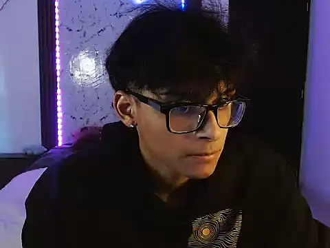 mr_yisuzz (M twink) - PLAY MY COCK