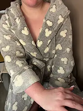 RedFoxQueen webcam