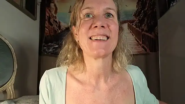 Lola_Belgium webcam