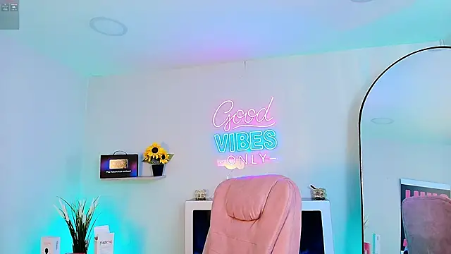 Alice_Vixen webcam